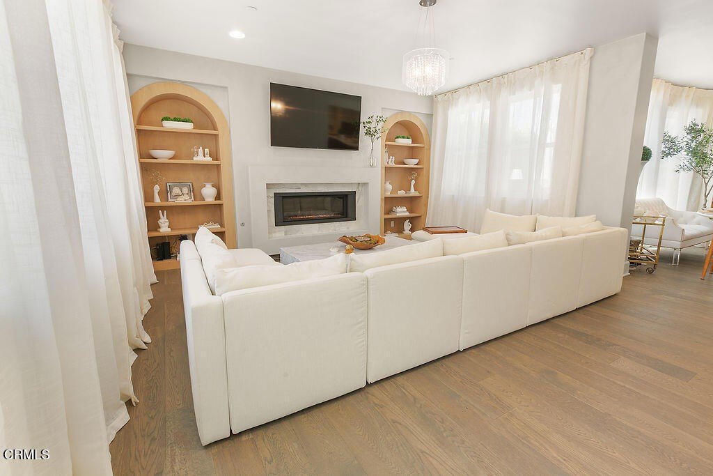 Thousand Oaks, California, 91362, United States, 4 Bedrooms Bedrooms, ,3.5 BathroomsBathrooms,Residential,Forsale,2004525