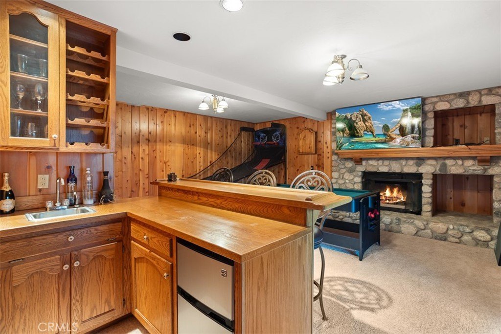 Lake Arrowhead, California, 92352, United States, 5 Bedrooms Bedrooms, ,3.5 BathroomsBathrooms,Residential,Forsale,1953304