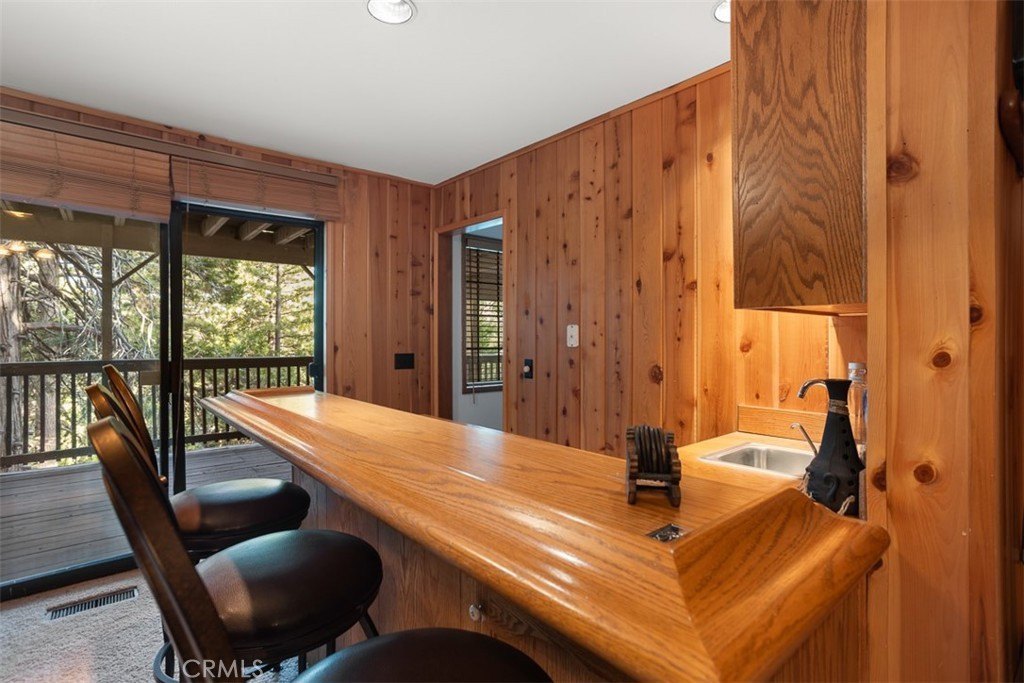 Lake Arrowhead, California, 92352, United States, 5 Bedrooms Bedrooms, ,3.5 BathroomsBathrooms,Residential,Forsale,1953304