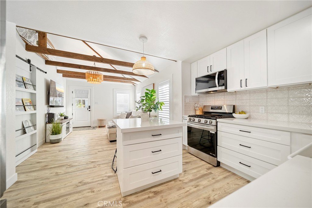 Oxnard, California, 93035, United States, 2 Bedrooms Bedrooms, ,2 BathroomsBathrooms,Residential,Forsale,2004319