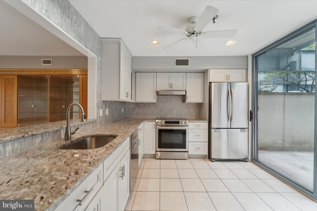 PHILADELPHIA, Pennsylvania, 19106, United States, 2 Bedrooms Bedrooms, ,2.5 BathroomsBathrooms,Residential,Forsale,2004202