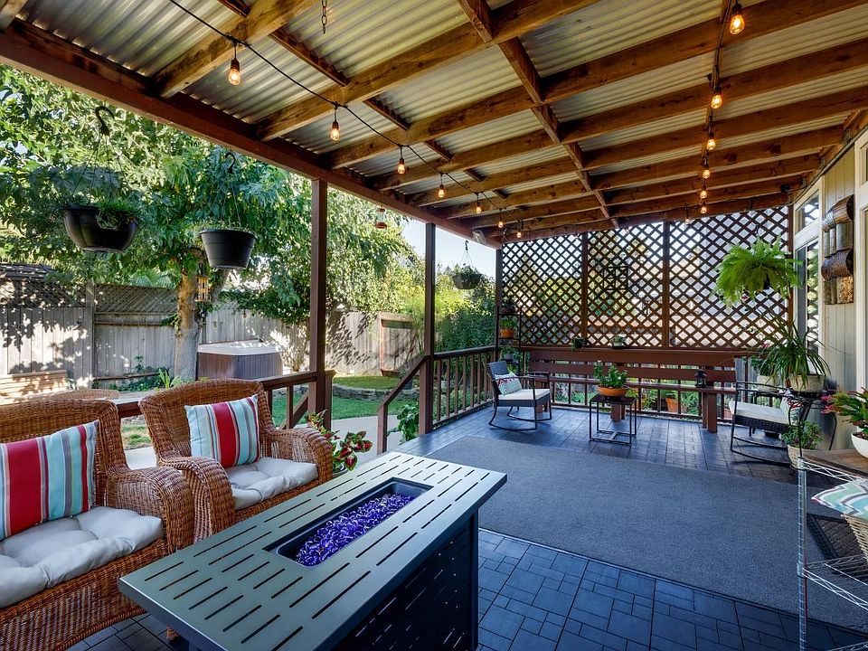 Santa Rosa, California, 95401, United States, 4 Bedrooms Bedrooms, ,3 BathroomsBathrooms,Residential,Forsale,1999291