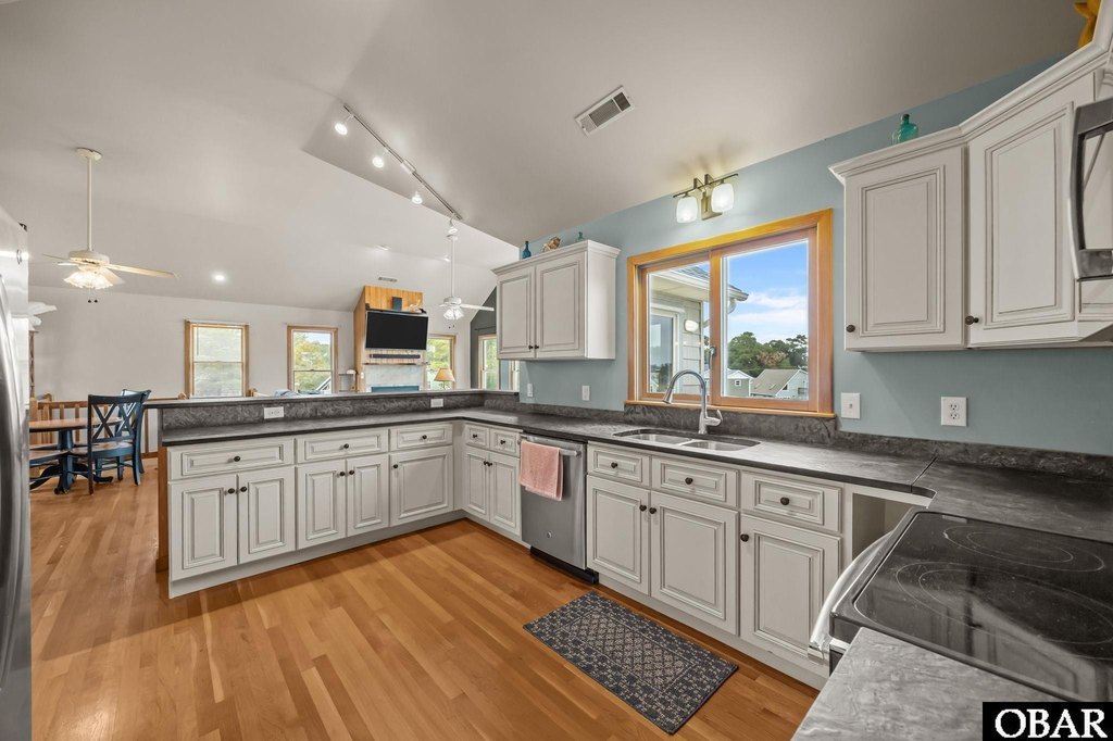 Kill Devil Hills, North Carolina, 27948, United States, 4 Bedrooms Bedrooms, ,3.5 BathroomsBathrooms,Residential,Forsale,2004898