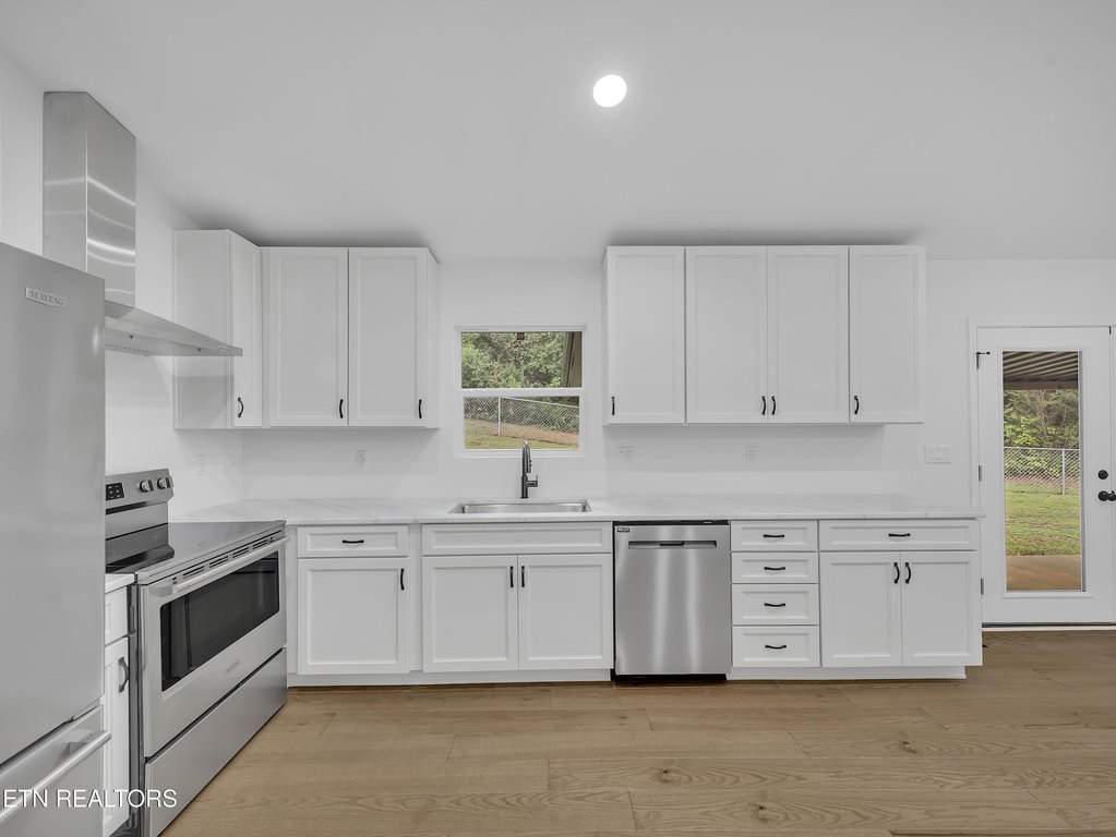 Maryville, Tennessee, 37801, United States, 3 Bedrooms Bedrooms, ,3 BathroomsBathrooms,Residential,Forsale,1973600