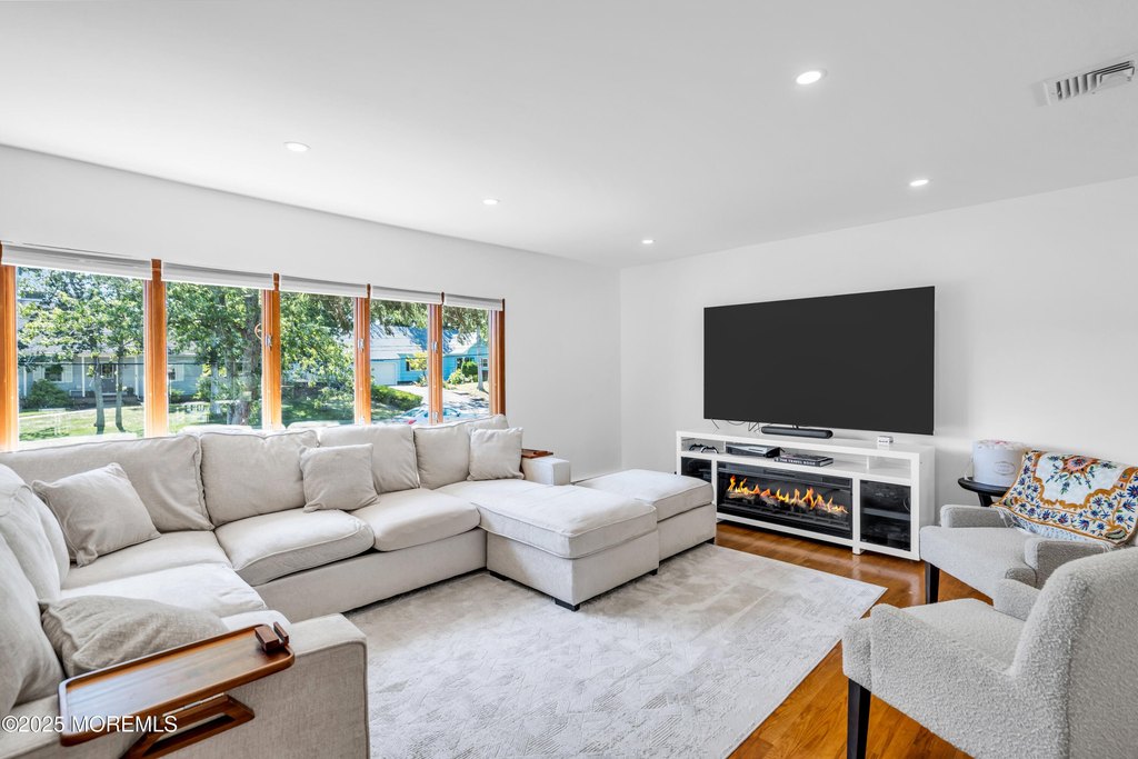 Toms River, New Jersey, 08755, United States, 3 Bedrooms Bedrooms, ,3 BathroomsBathrooms,Residential,Forsale,1966050