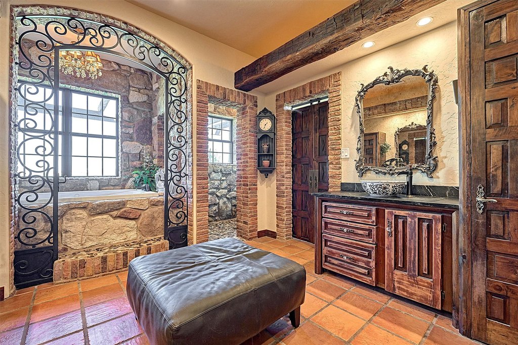 Navasota, Texas, 77868, United States, 4 Bedrooms Bedrooms, ,4 BathroomsBathrooms,Residential,Forsale,1954113