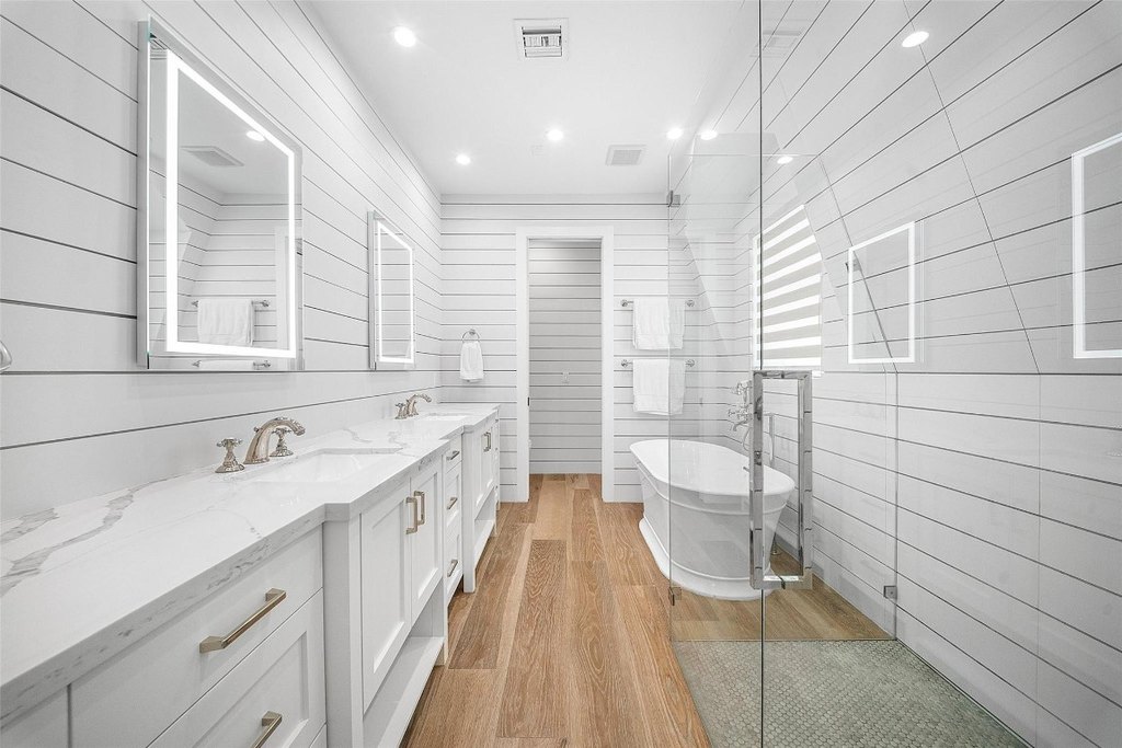 Fort Lauderdale, Florida, 33301, United States, 4 Bedrooms Bedrooms, ,4.5 BathroomsBathrooms,Residential,Forsale,1968297