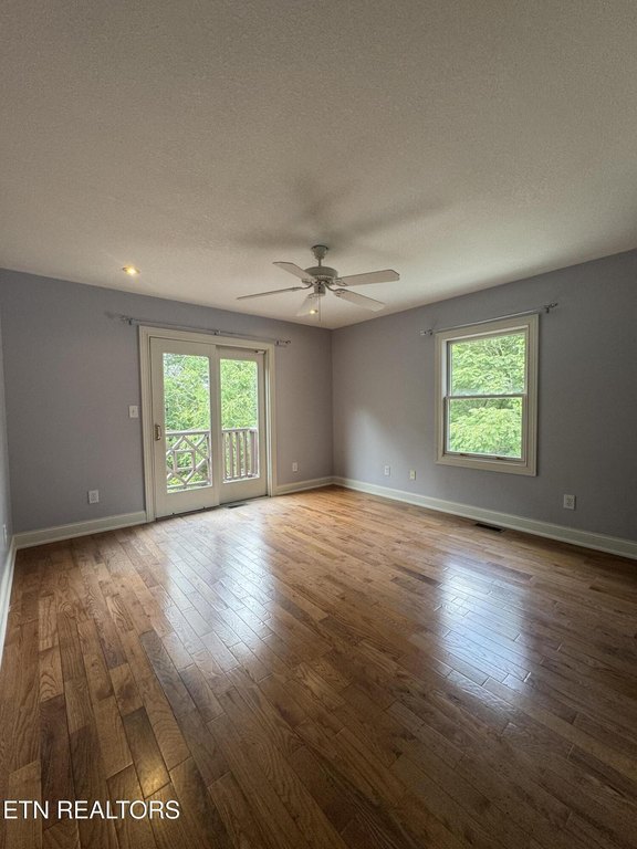 Kingston, Tennessee, 37763, United States, 4 Bedrooms Bedrooms, ,3.5 BathroomsBathrooms,Residential,Forsale,1893802