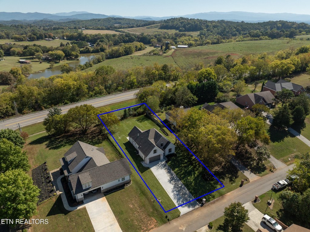 Maryville, Tennessee, 37801, United States, 3 Bedrooms Bedrooms, ,3 BathroomsBathrooms,Residential,Forsale,1942429