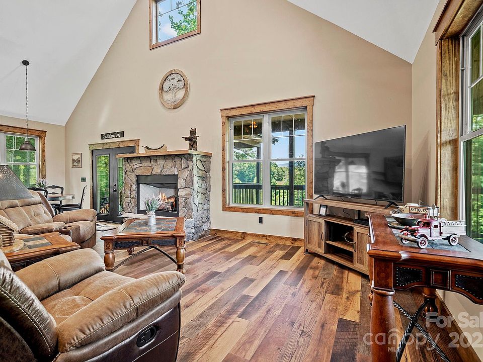 Leicester, North Carolina, 28748, United States, 3 Bedrooms Bedrooms, ,2 BathroomsBathrooms,Residential,Forsale,2004307