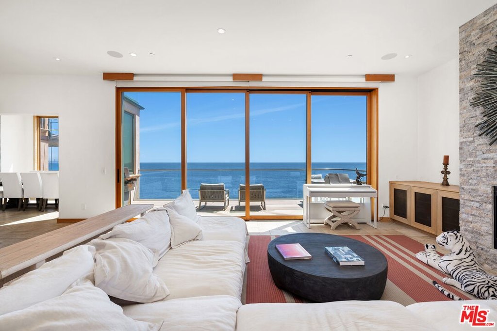 Malibu, California, 90265, United States, 3 Bedrooms Bedrooms, ,3 BathroomsBathrooms,Residential,Forsale,2009630