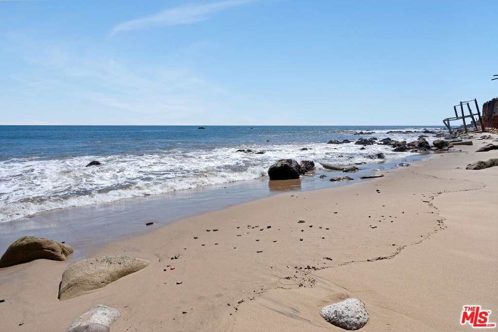 Malibu, California, 90265, United States, 3 Bedrooms Bedrooms, ,3 BathroomsBathrooms,Residential,Forsale,2009630