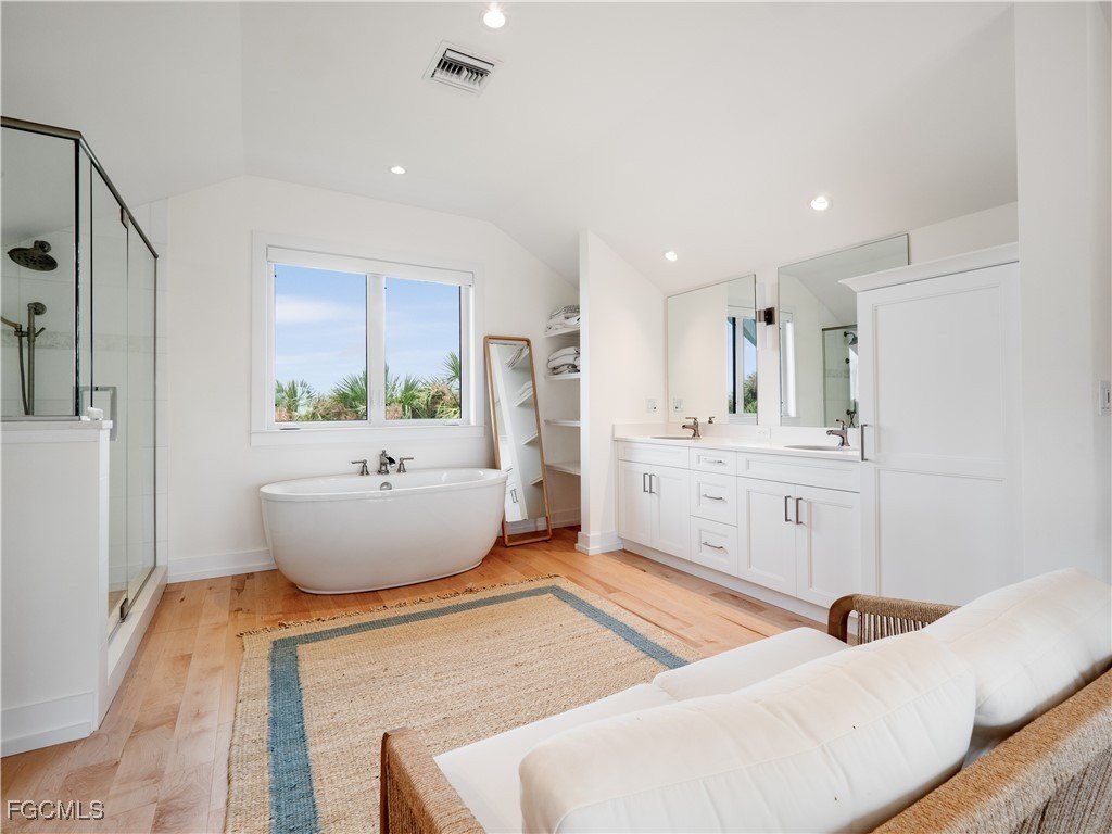 Sanibel, Florida, 33957, United States, 3 Bedrooms Bedrooms, ,3 BathroomsBathrooms,Residential,Forsale,2004804