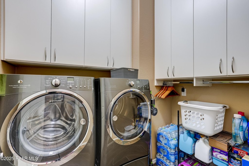 Dewey-Humboldt, Arizona, 86327, United States, 2 Bedrooms Bedrooms, ,2 BathroomsBathrooms,Residential,Forsale,1952162