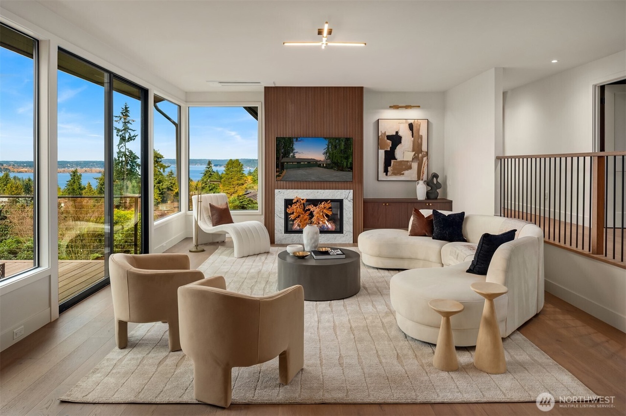 Clyde Hill, Washington, 98004, United States, 5 Bedrooms Bedrooms, ,4 BathroomsBathrooms,Residential,Forsale,2004453