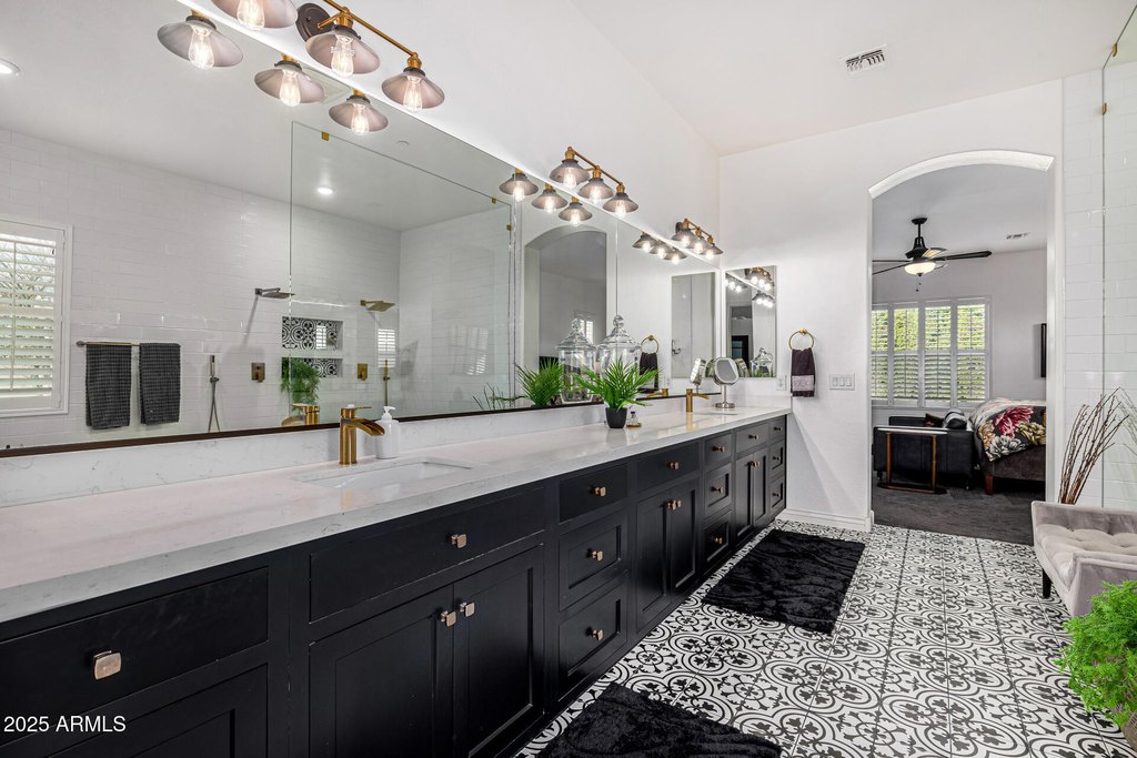 Gilbert, Arizona, 85296, United States, 4 Bedrooms Bedrooms, ,4.5 BathroomsBathrooms,Residential,Forsale,2004937