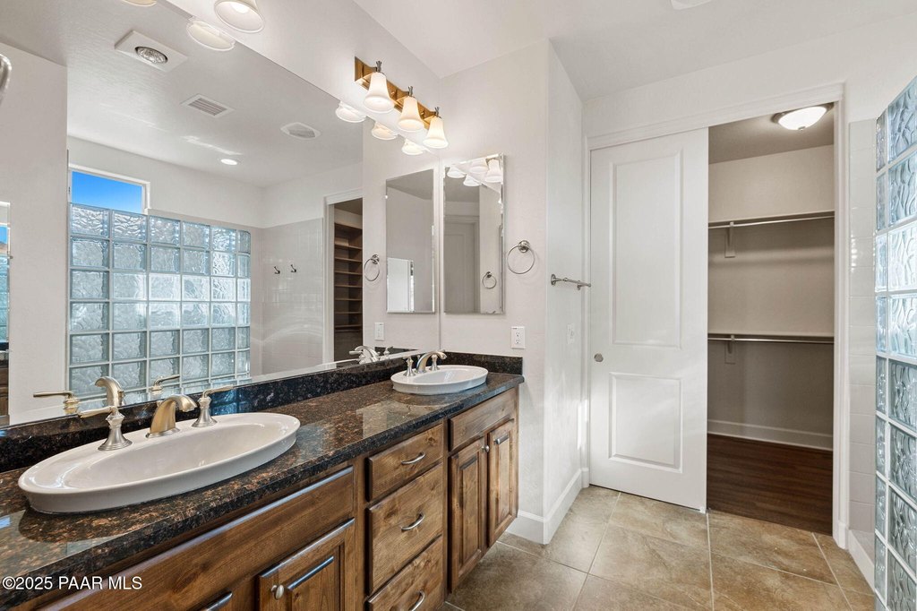 Prescott, Arizona, 86301, United States, 4 Bedrooms Bedrooms, ,3 BathroomsBathrooms,Residential,Forsale,2011274