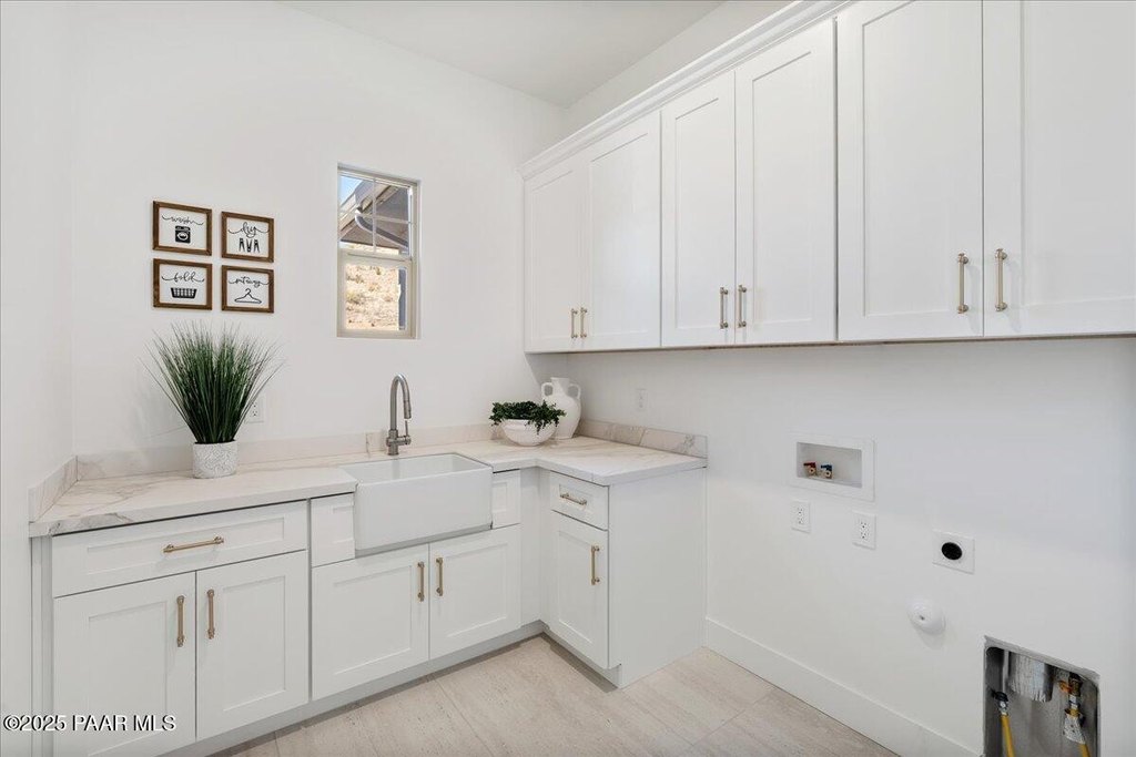 Prescott, Arizona, 86301, United States, 3 Bedrooms Bedrooms, ,2.5 BathroomsBathrooms,Residential,Forsale,2011267