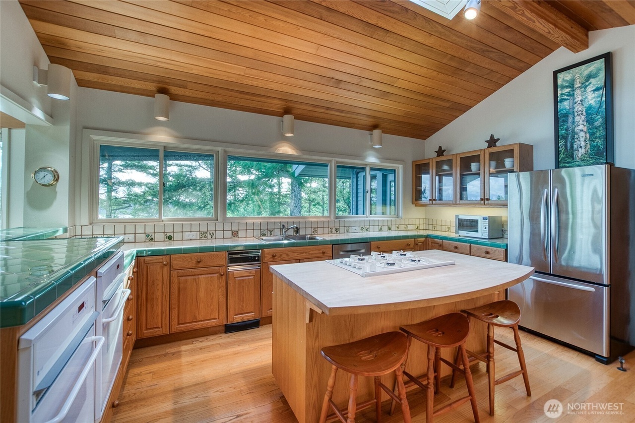 Eastsound, Washington, 98243, United States, 3 Bedrooms Bedrooms, ,2.5 BathroomsBathrooms,Residential,Forsale,2004457