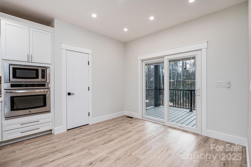 Hickory, North Carolina, 28601, United States, 4 Bedrooms Bedrooms, ,3 BathroomsBathrooms,Residential,Forsale,2007717