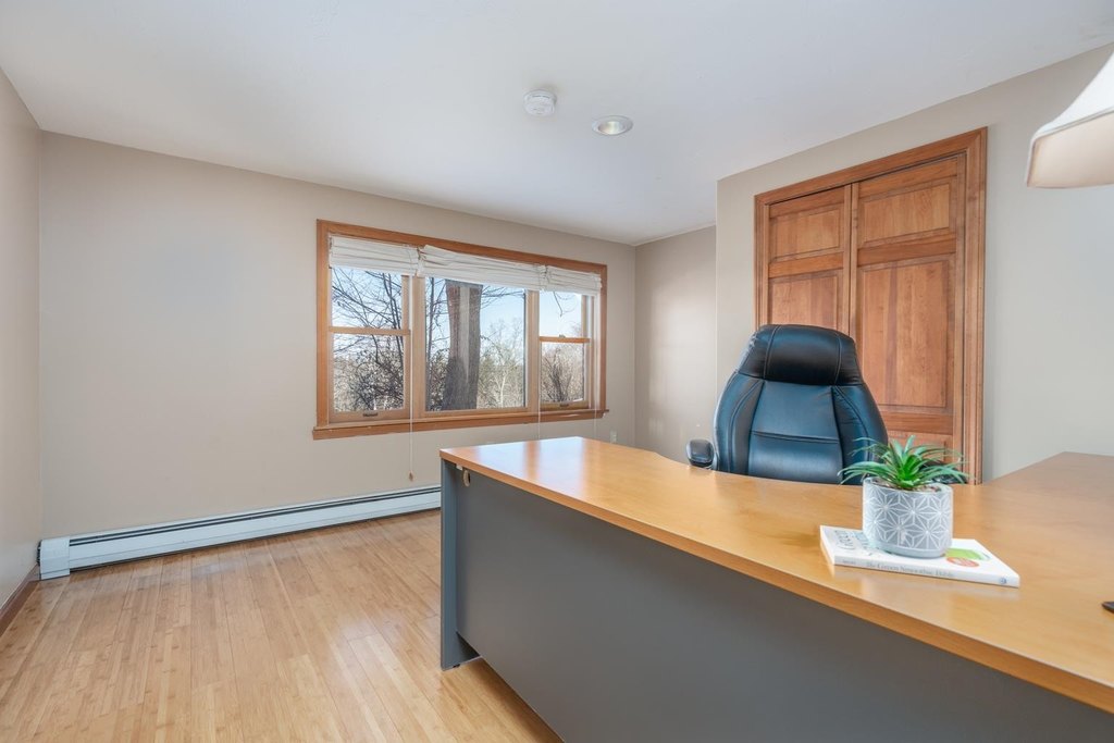 Nottingham, New Hampshire, 03290, United States, 4 Bedrooms Bedrooms, ,2.5 BathroomsBathrooms,Residential,Forsale,2004712