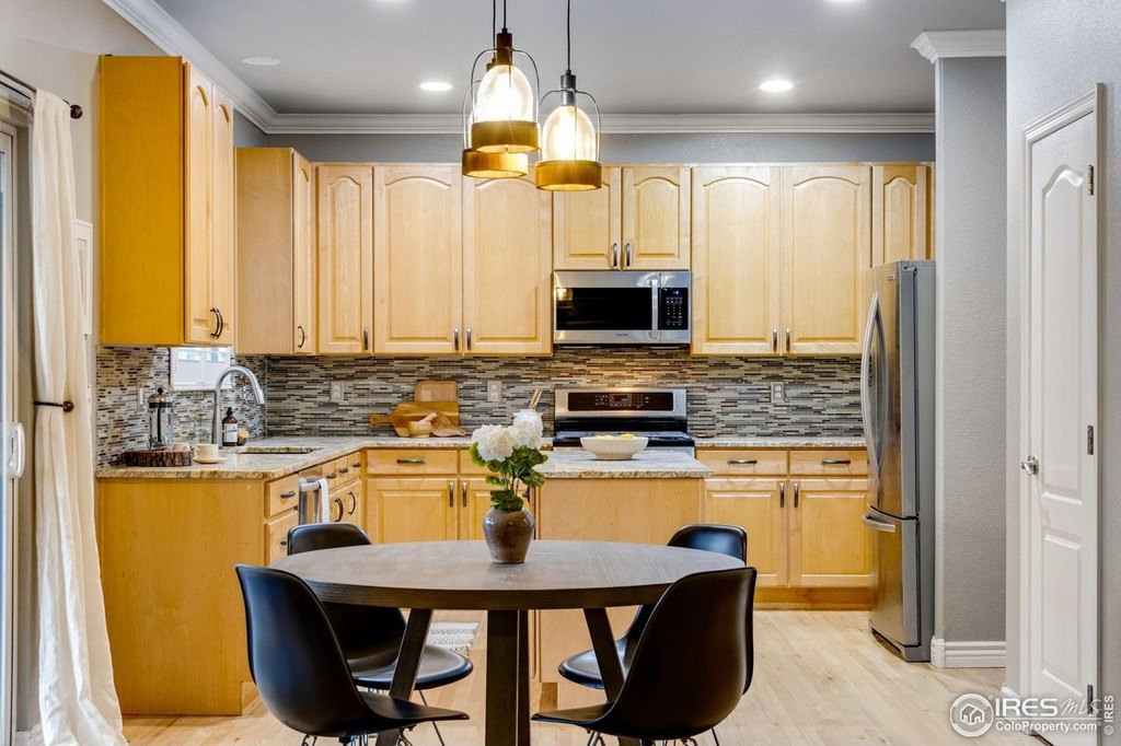 Windsor, Colorado, 80528, United States, 5 Bedrooms Bedrooms, ,3.5 BathroomsBathrooms,Residential,Forsale,2009202