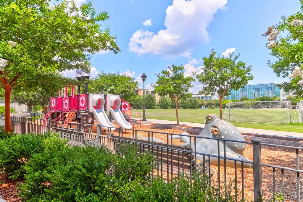 Charleston, South Carolina, 29401, United States, 2 Bedrooms Bedrooms, ,2 BathroomsBathrooms,Residential,Forsale,2007728