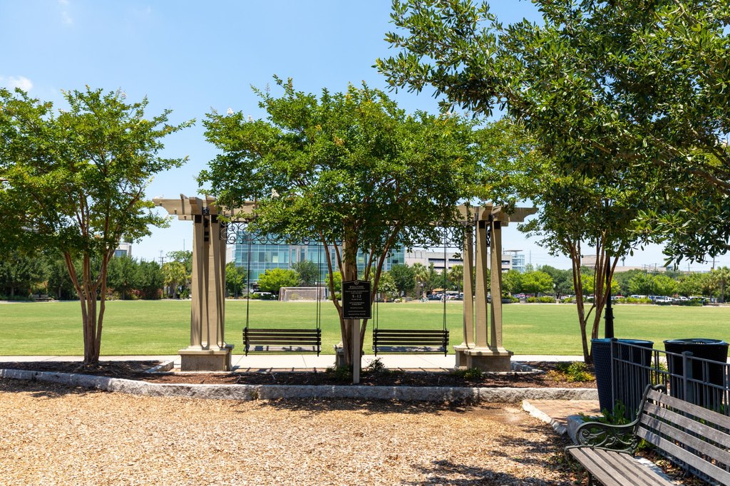 Charleston, South Carolina, 29401, United States, 2 Bedrooms Bedrooms, ,2 BathroomsBathrooms,Residential,Forsale,2007728