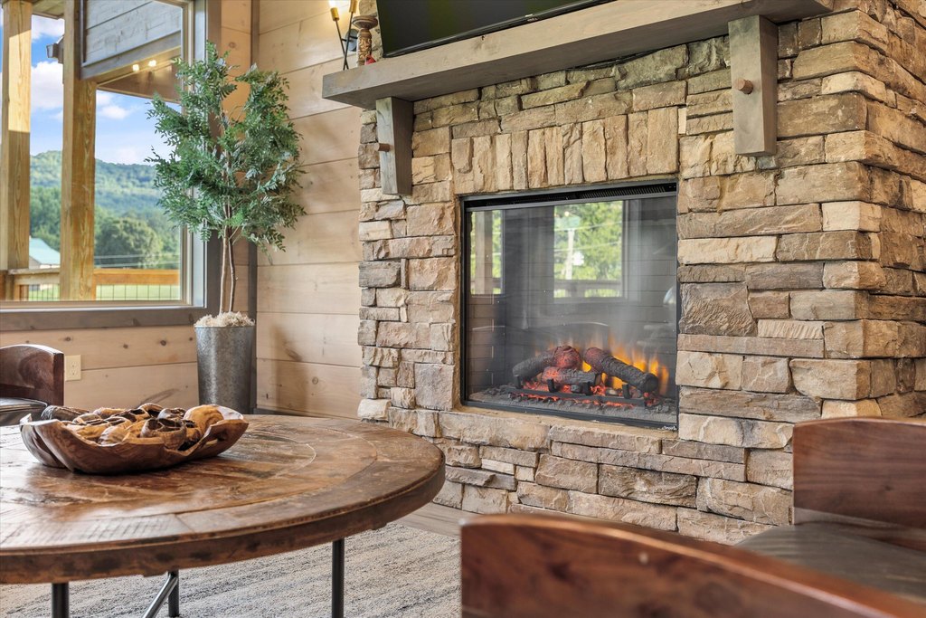 Sevierville, Tennessee, 37862, United States, 5 Bedrooms Bedrooms, ,5 BathroomsBathrooms,Residential,Forsale,1963563