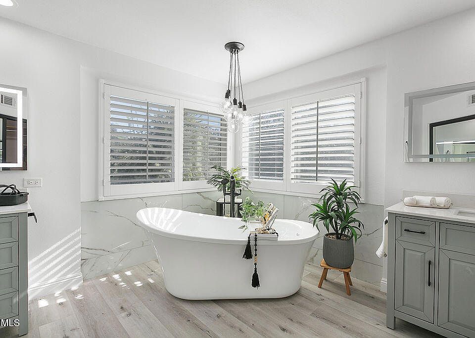 Camarillo, California, 93012, United States, 3 Bedrooms Bedrooms, ,3 BathroomsBathrooms,Residential,Forsale,2004528