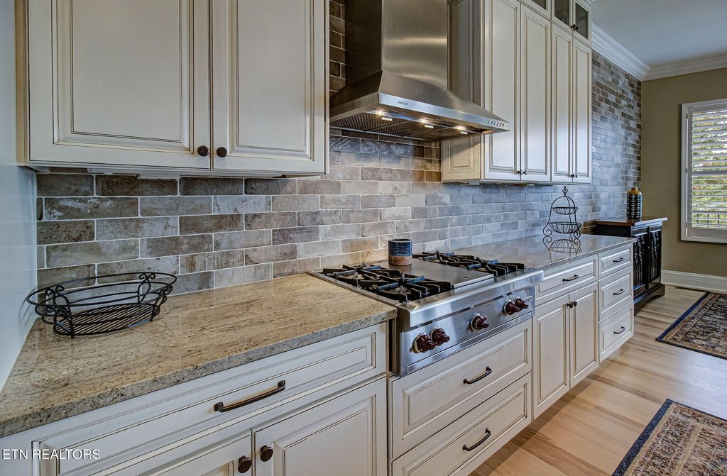 Vonore, Tennessee, 37885, United States, 4 Bedrooms Bedrooms, ,4.5 BathroomsBathrooms,Residential,Forsale,1960237