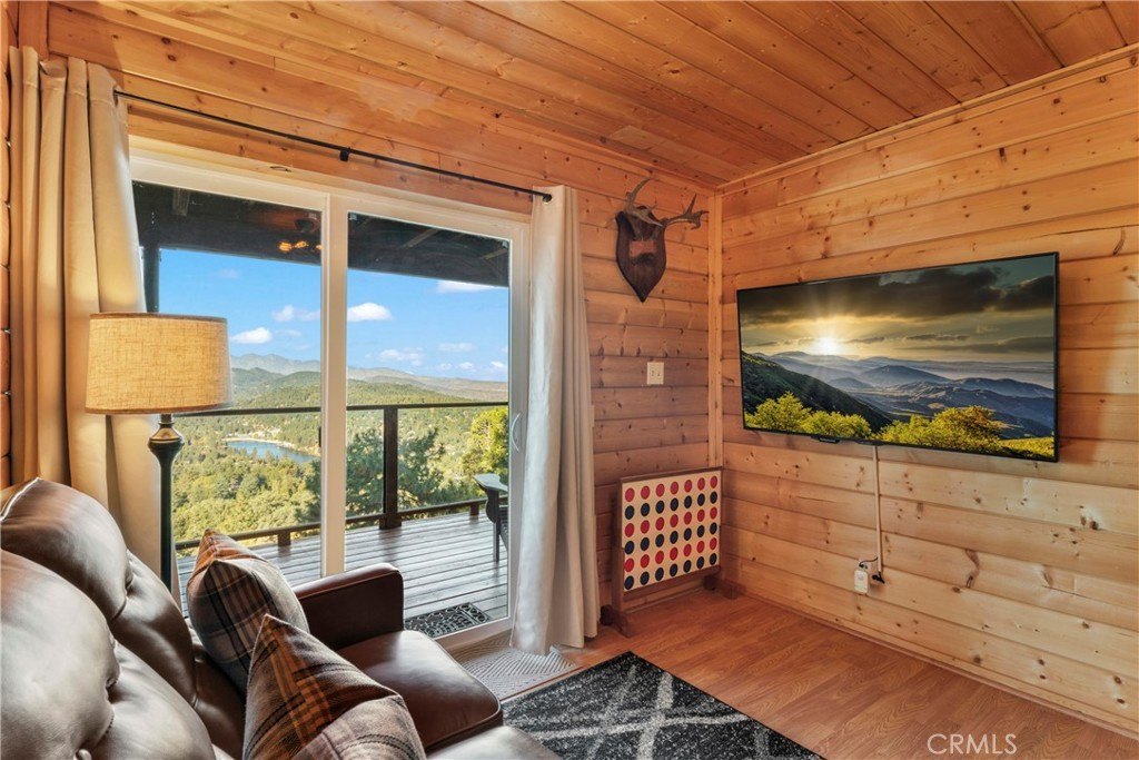 Crestline, California, 92325, United States, 3 Bedrooms Bedrooms, ,2.5 BathroomsBathrooms,Residential,Forsale,2004857