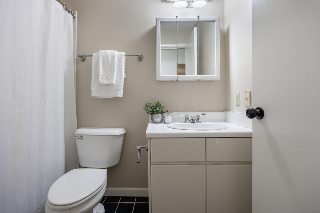 Chattanooga, Tennessee, 37416, United States, 4 Bedrooms Bedrooms, ,3.5 BathroomsBathrooms,Residential,Forsale,1995344