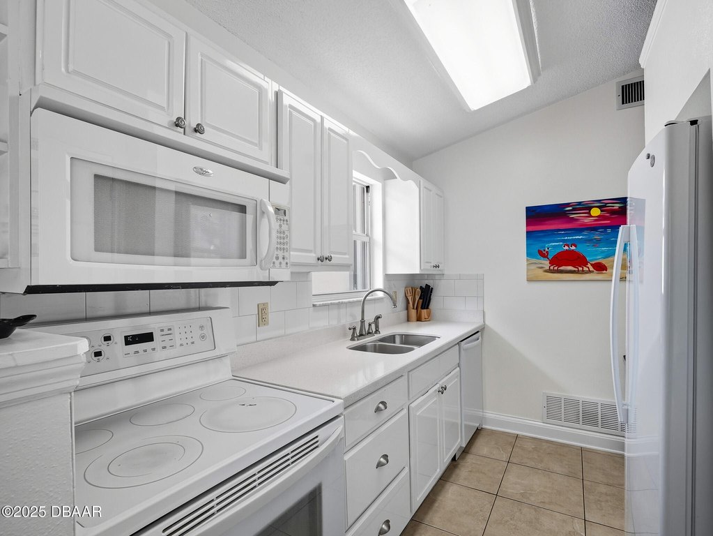 New Smyrna Beach, Florida, 32169, United States, 3 Bedrooms Bedrooms, ,2 BathroomsBathrooms,Residential,Forsale,1964581