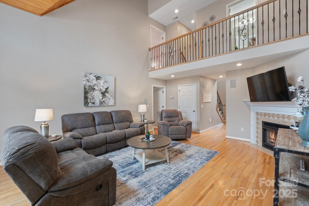 Granite Falls, North Carolina, 28630, United States, 4 Bedrooms Bedrooms, ,3.5 BathroomsBathrooms,Residential,Forsale,2007716