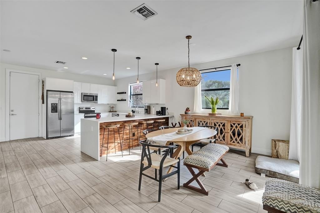 Fort Lauderdale, Florida, 33304, United States, 3 Bedrooms Bedrooms, ,2.5 BathroomsBathrooms,Residential,Forsale,2011621