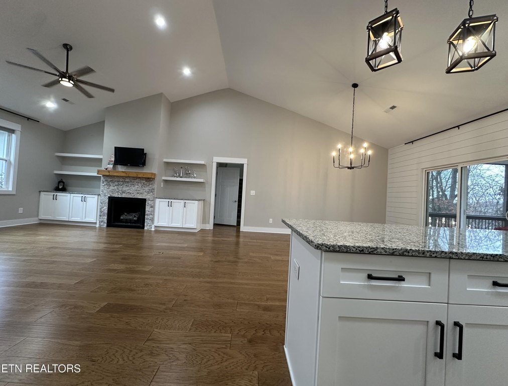 Loudon, Tennessee, 37774, United States, 3 Bedrooms Bedrooms, ,2 BathroomsBathrooms,Residential,Forsale,1999439