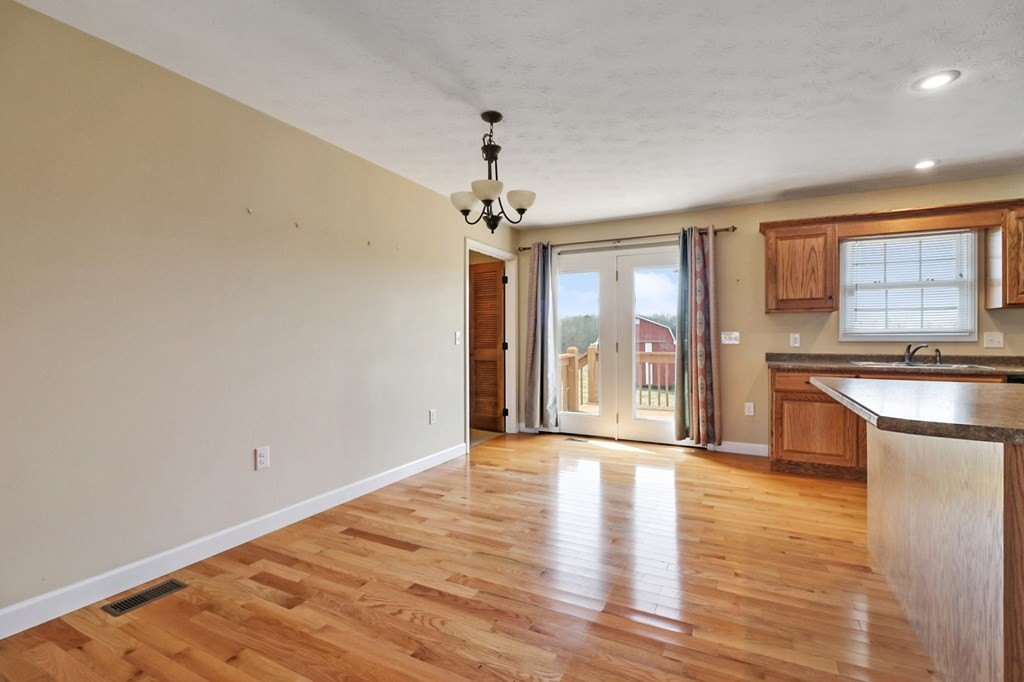 Jamestown, Tennessee, 38556, United States, 2 Bedrooms Bedrooms, ,2 BathroomsBathrooms,Residential,Forsale,1886027