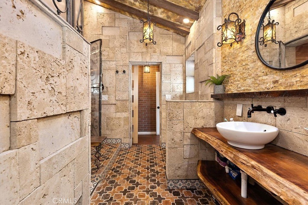 San Bernardino, California, 92405, United States, 4 Bedrooms Bedrooms, ,2 BathroomsBathrooms,Residential,Forsale,2007705