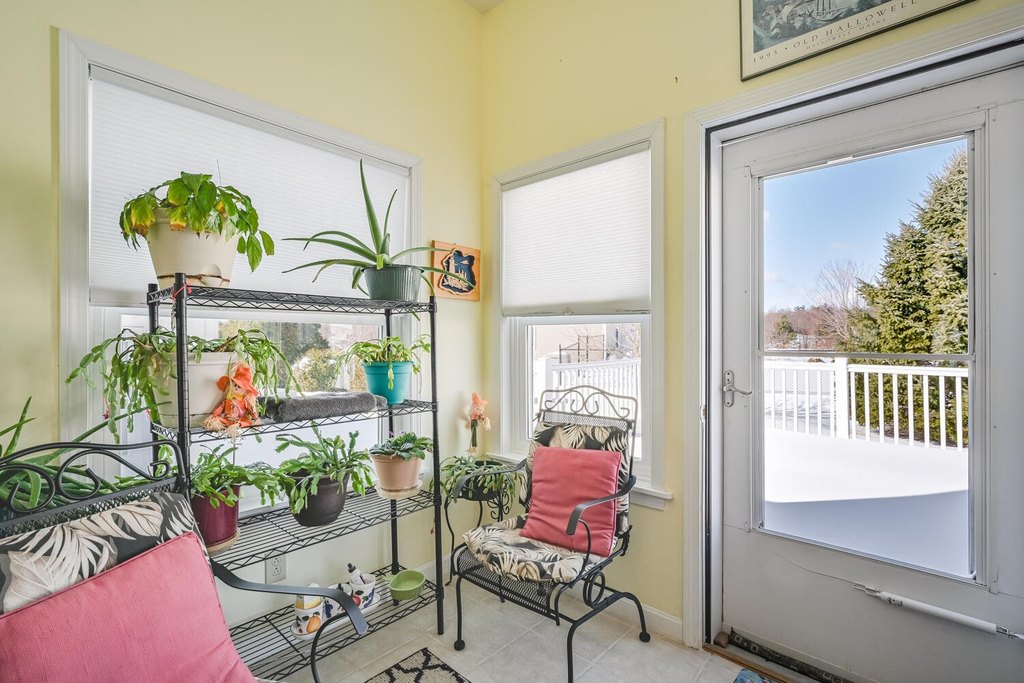 Hallowell, Maine, 04347, United States, 2 Bedrooms Bedrooms, ,3 BathroomsBathrooms,Residential,Forsale,2011250