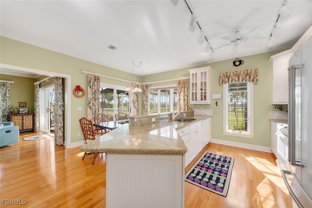 Sanibel, Florida, 33957, United States, 5 Bedrooms Bedrooms, ,3 BathroomsBathrooms,Residential,Forsale,2004793