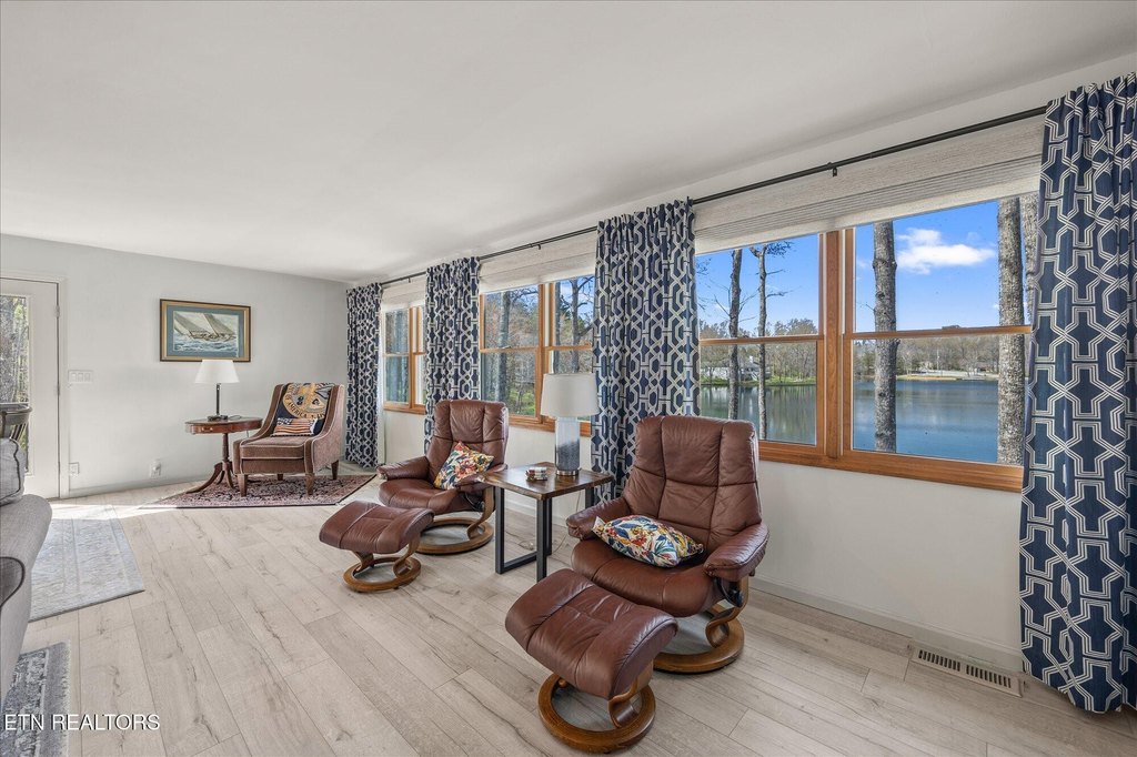 Crossville, Tennessee, 38558, United States, 3 Bedrooms Bedrooms, ,2 BathroomsBathrooms,Residential,Forsale,1907879