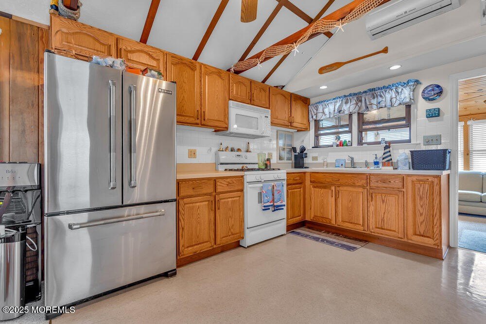 Seaside Park, New Jersey, 08752, United States, 2 Bedrooms Bedrooms, ,1 BathroomBathrooms,Residential,Forsale,1966053