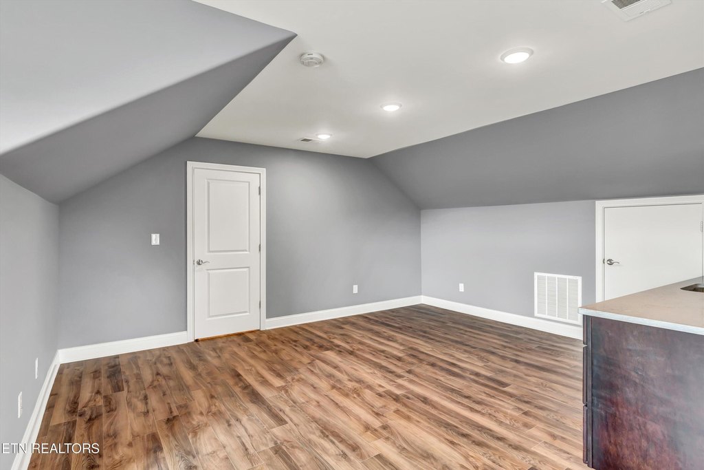 Loudon, Tennessee, 37774, United States, 3 Bedrooms Bedrooms, ,3 BathroomsBathrooms,Residential,Forsale,1910204