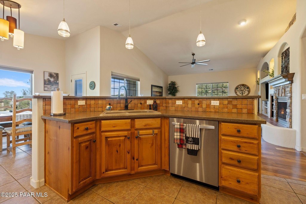 Prescott, Arizona, 86303, United States, 4 Bedrooms Bedrooms, ,3 BathroomsBathrooms,Residential,Forsale,1994057