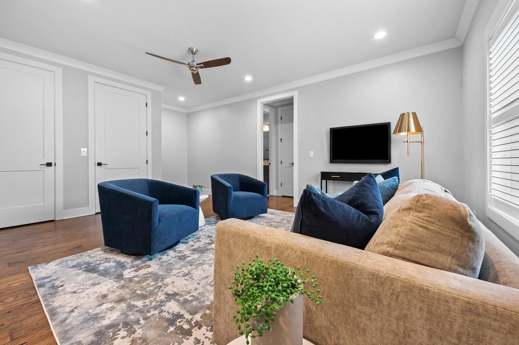 Chattanooga, Tennessee, 37403, United States, 4 Bedrooms Bedrooms, ,4.5 BathroomsBathrooms,Residential,Forsale,2009544