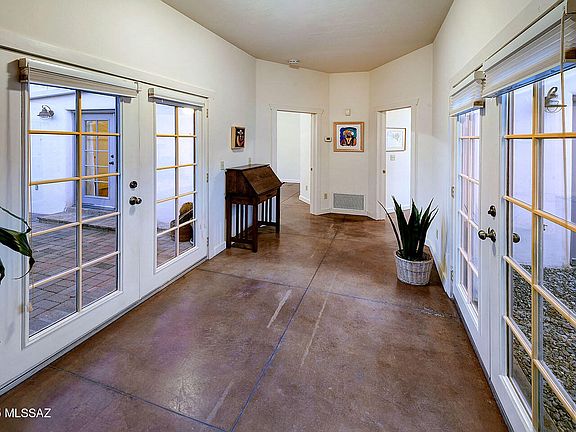 Tucson, Arizona, 85701, United States, 2 Bedrooms Bedrooms, ,3 BathroomsBathrooms,Residential,Forsale,1963517