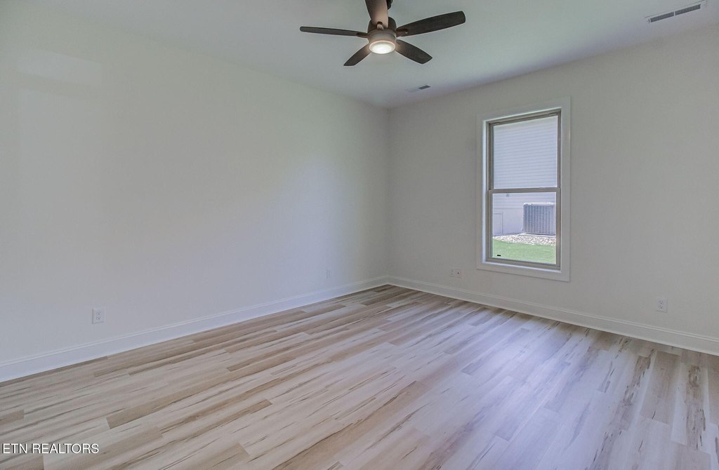 Vonore, Tennessee, 37885, United States, 3 Bedrooms Bedrooms, ,2 BathroomsBathrooms,Residential,Forsale,1910199