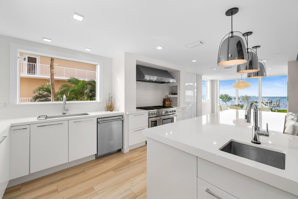 Key Largo, Florida, 33037, United States, 5 Bedrooms Bedrooms, ,3.5 BathroomsBathrooms,Residential,Forsale,1971978