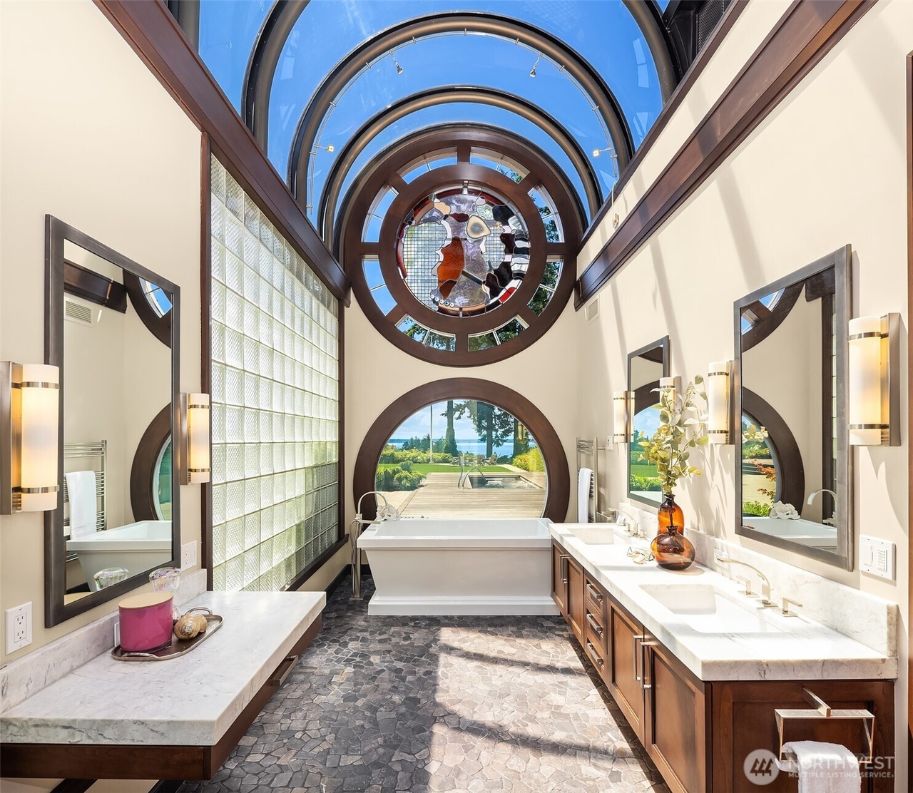 Mukilteo, Washington, 98275, United States, 4 Bedrooms Bedrooms, ,4 BathroomsBathrooms,Residential,Forsale,2009203